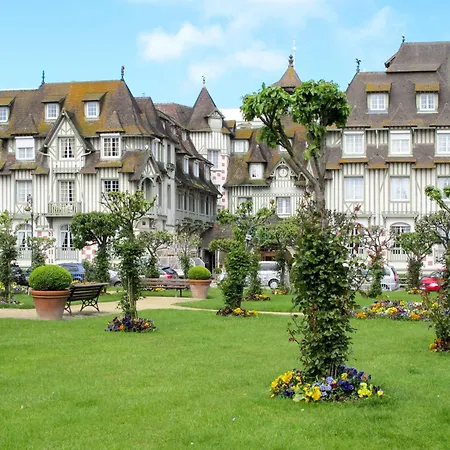 Le Carrousel Des Sports By Interhome Deauville